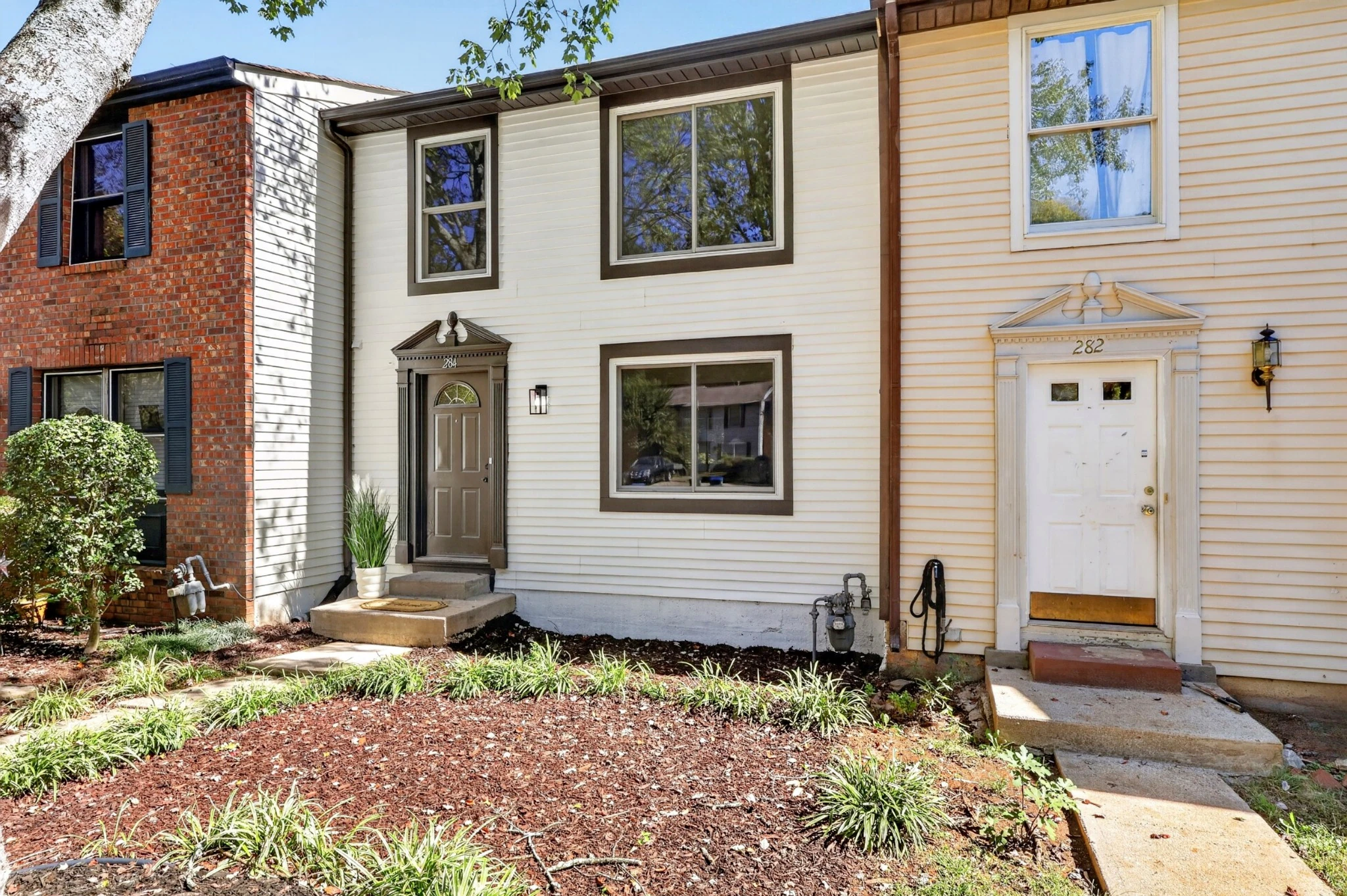 Alternate front-elevation view · 284 Roswell Commons Circle