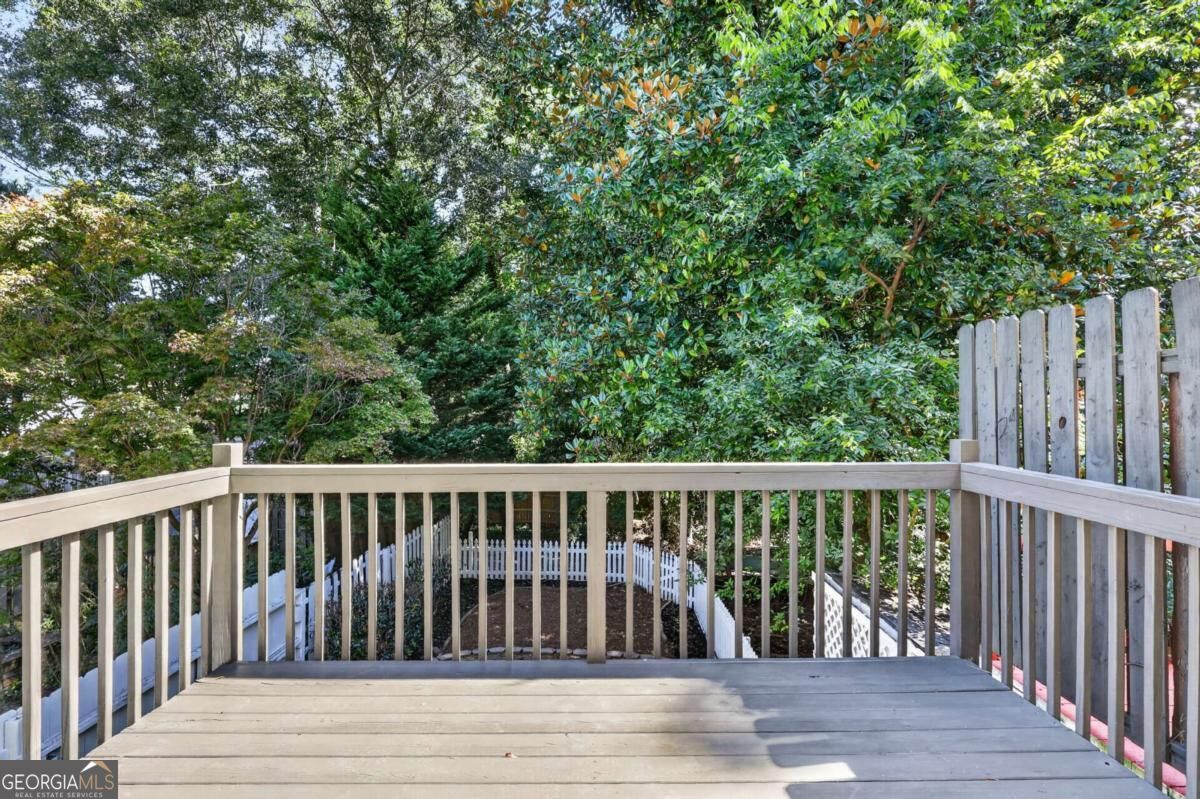 Elevated rear deck · 284 Roswell Commons Circle
